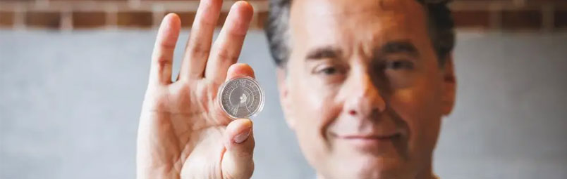 Rik van de Westelaken strikes first euro coin for 25 years equal marriage in the Netherlands
